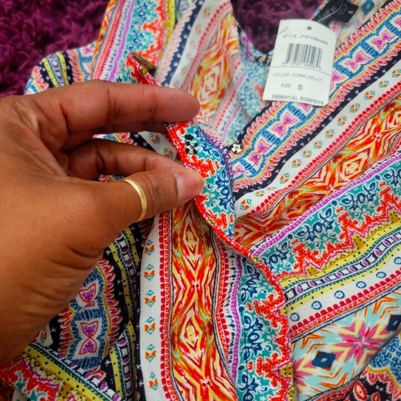 NWT Womens multi-colored Romper size small. - Picture 6 of 8